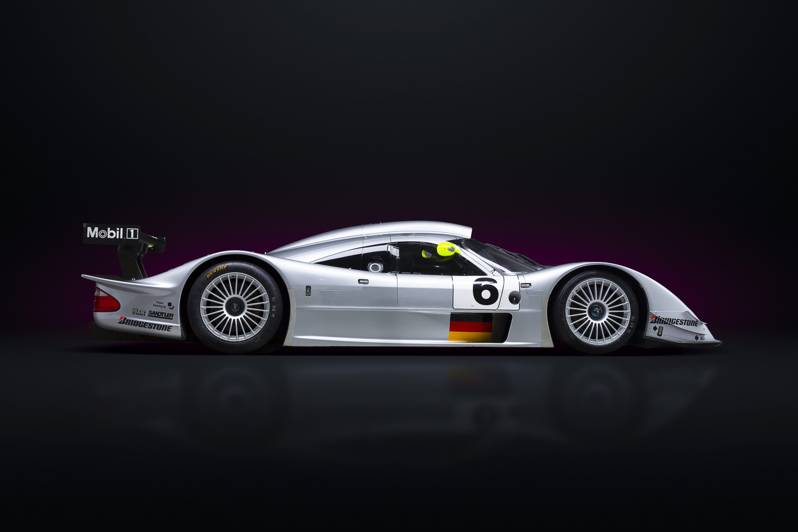 Shooting the Mercedes-Benz CLR | Rudolf van der Ven